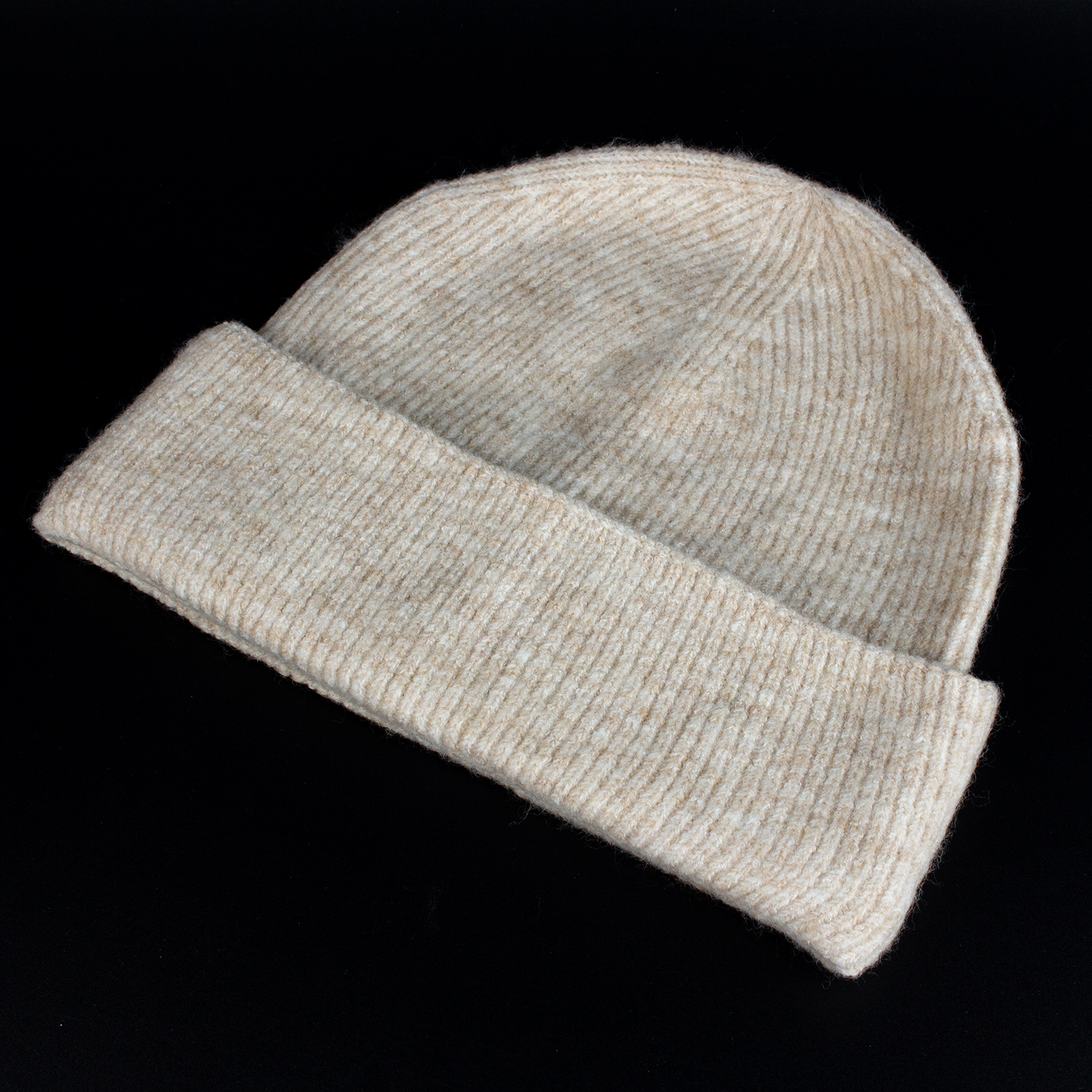Женская шерстяная шапка бини оверсайз бежевая (ivory)